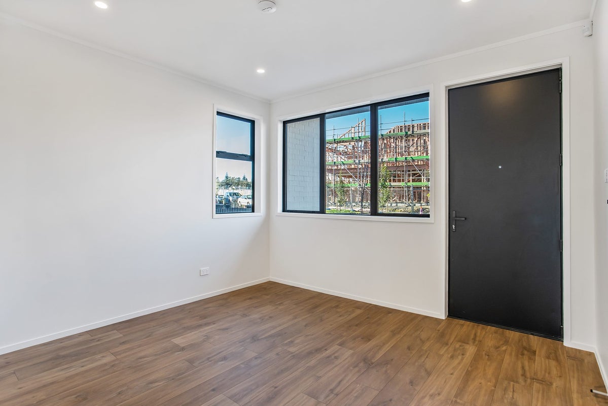 6 Te Nohotu Road, Glen Innes, Auckland - Carousel 2