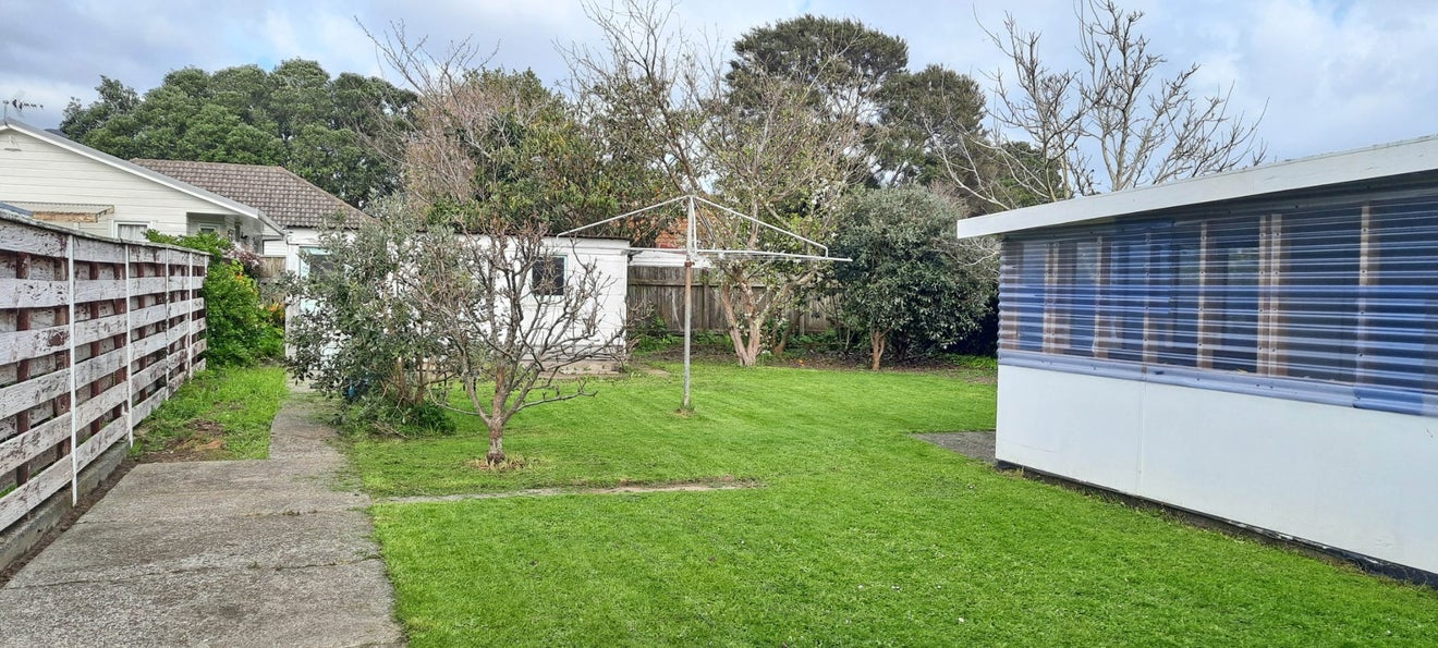 60 Dyer Street, Epuni, Lower Hutt - Carousel 2
