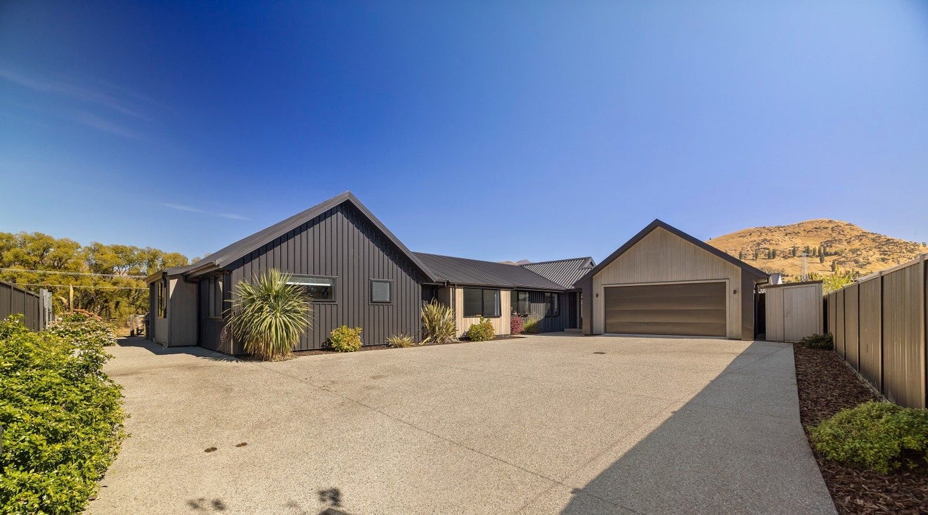 37 Headley Drive, Lower Shotover, Queenstown - Carousel 1