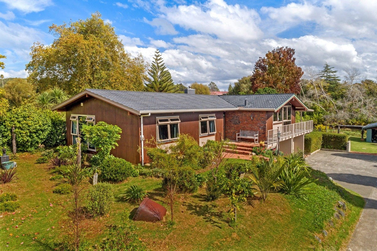 53 Grant Road, Whataupoko, Gisborne - Carousel 1
