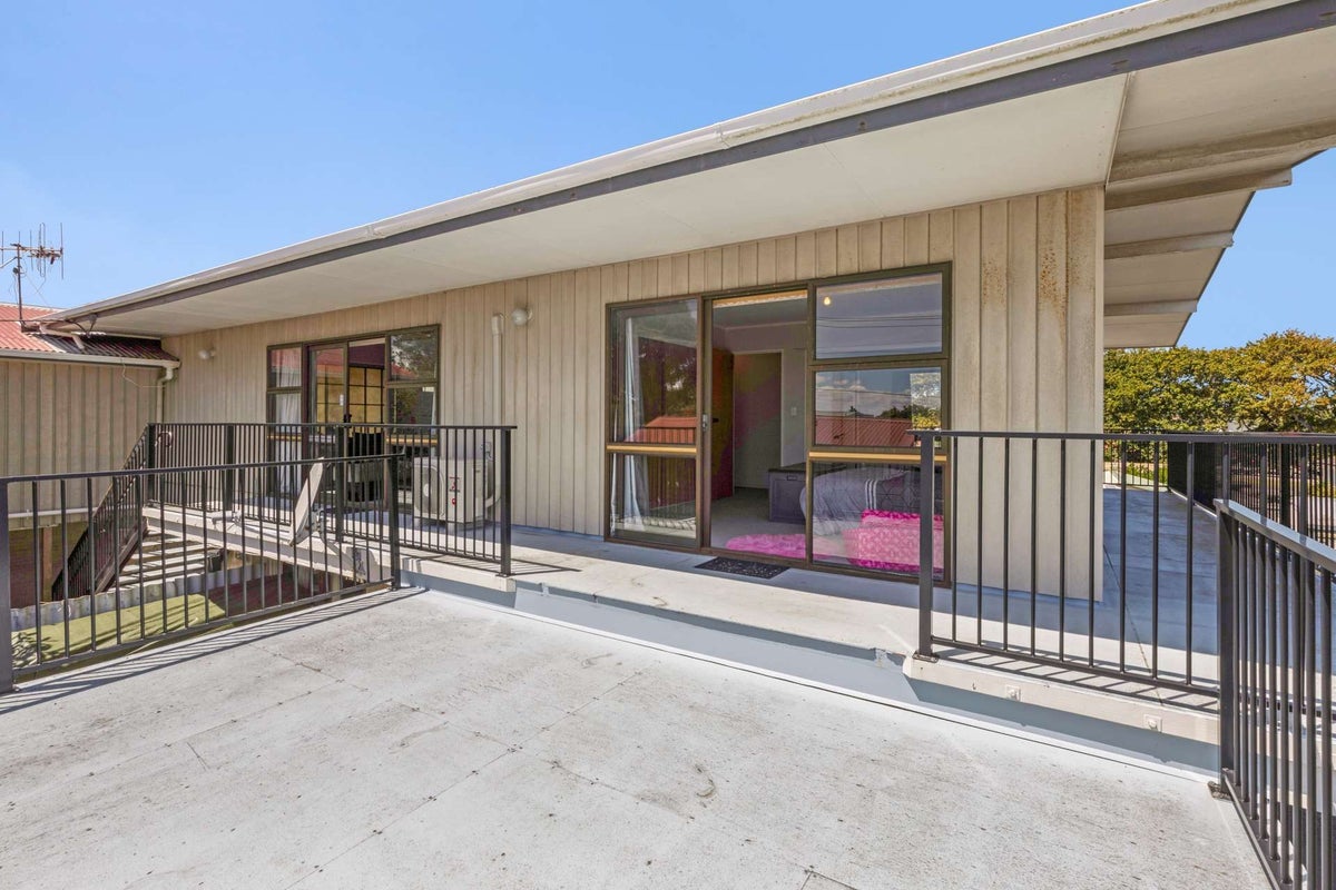 20D Carlton Avenue, Gonville, Whanganui - Carousel 1