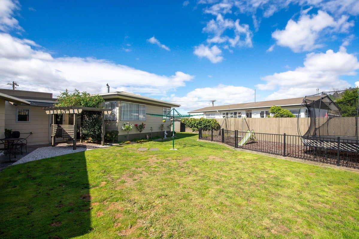15 Fenruss Street, Fairy Springs, Rotorua - Carousel 21