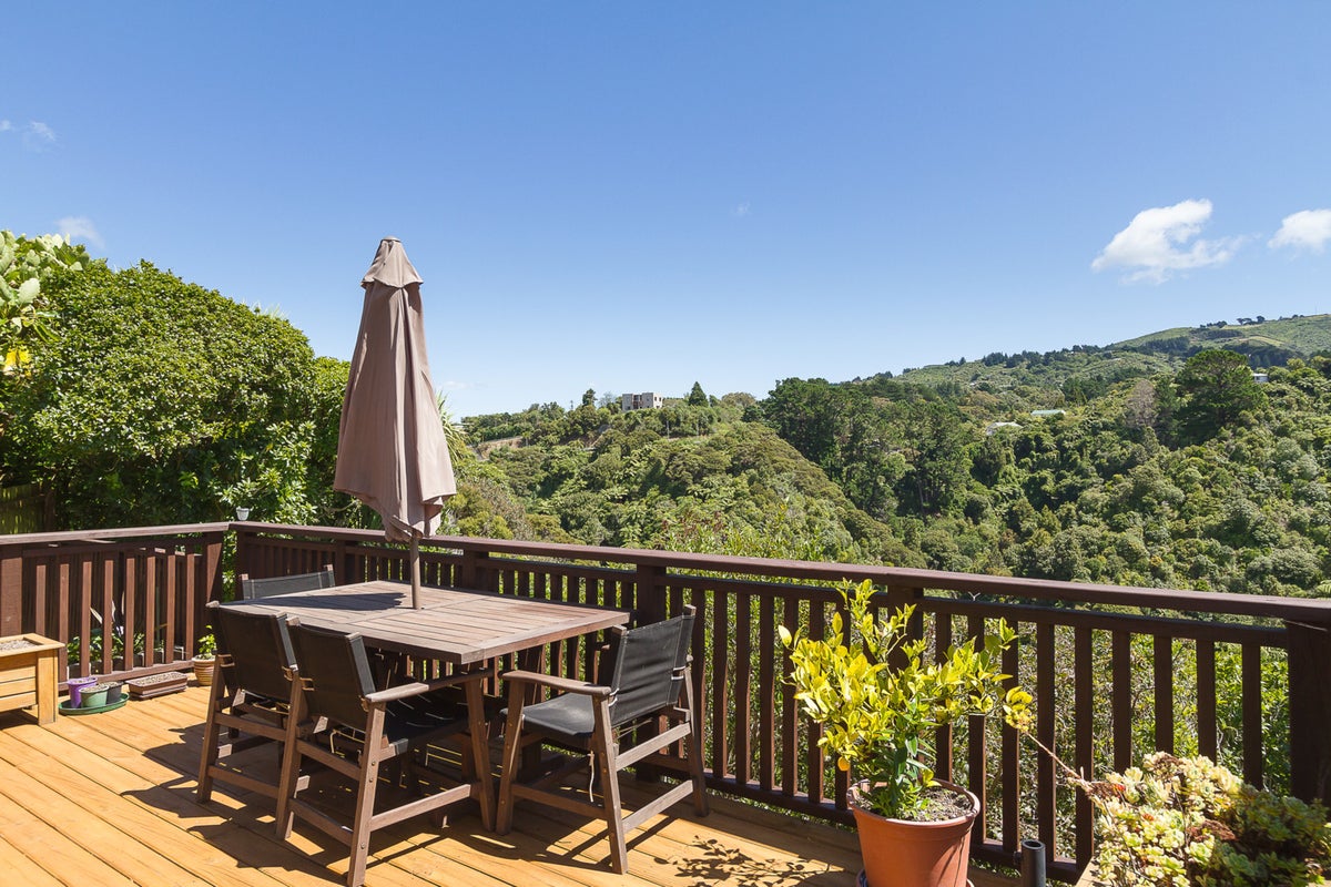 10 Vista Grove, Kelson, Lower Hutt - Carousel 1