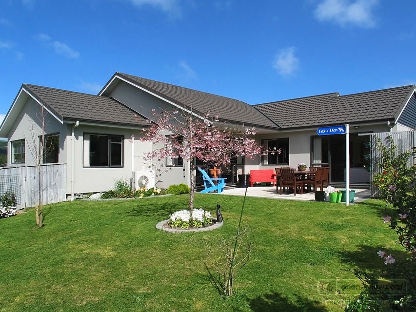 45 Te Puia Drive, Aotea, Porirua - Carousel 1