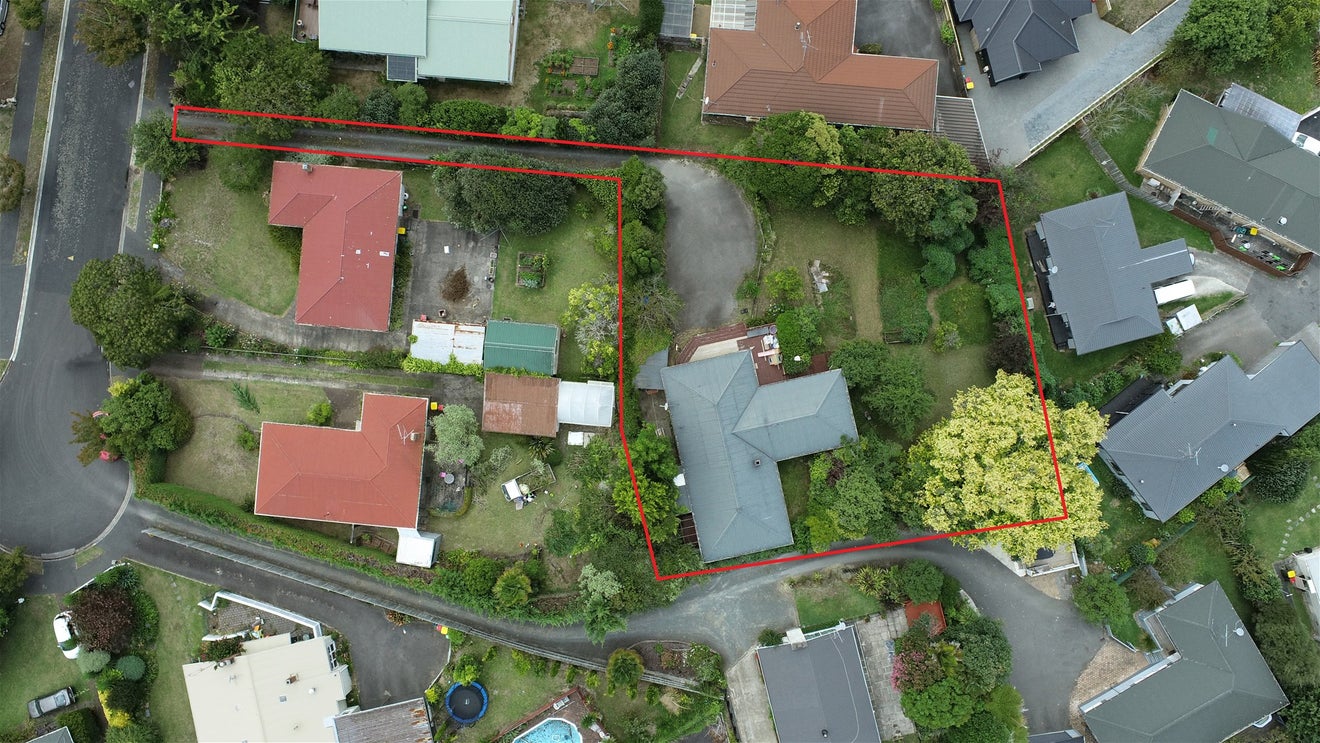 9 Clark Place, Hillcrest, Hamilton - Carousel 1