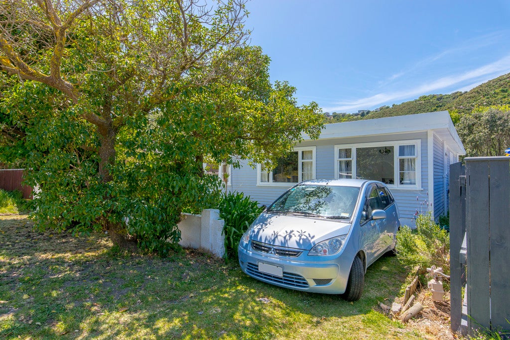 88 Happy Valley Road, Owhiro Bay, Wellington - Carousel 2