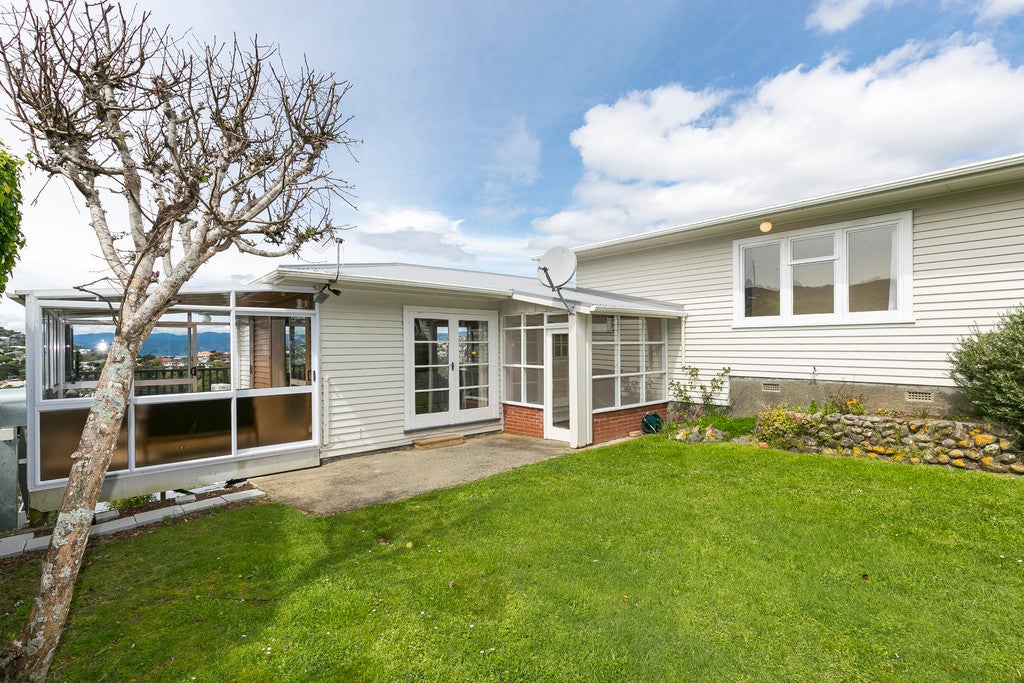14 Winston Street, Crofton Downs, Wellington - Carousel 1