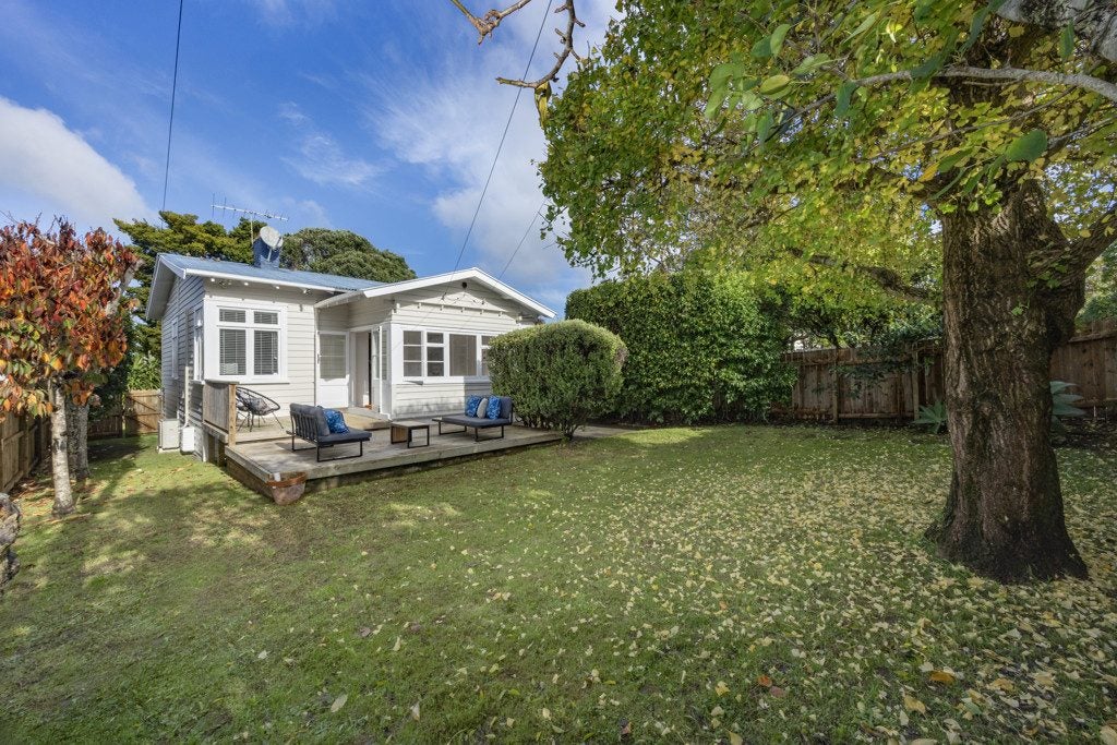 1/62 Athens Road, Onehunga, Auckland - Carousel 2
