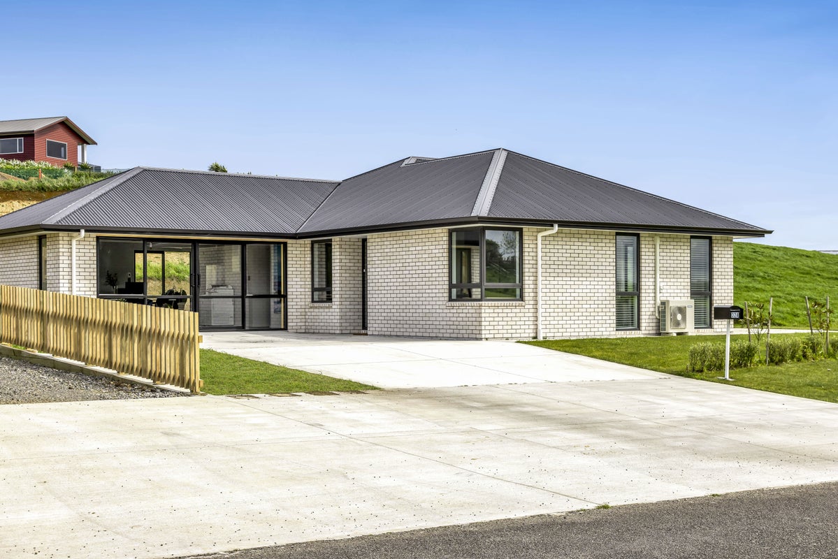32A Larlin Drive, Hawera - Carousel 1