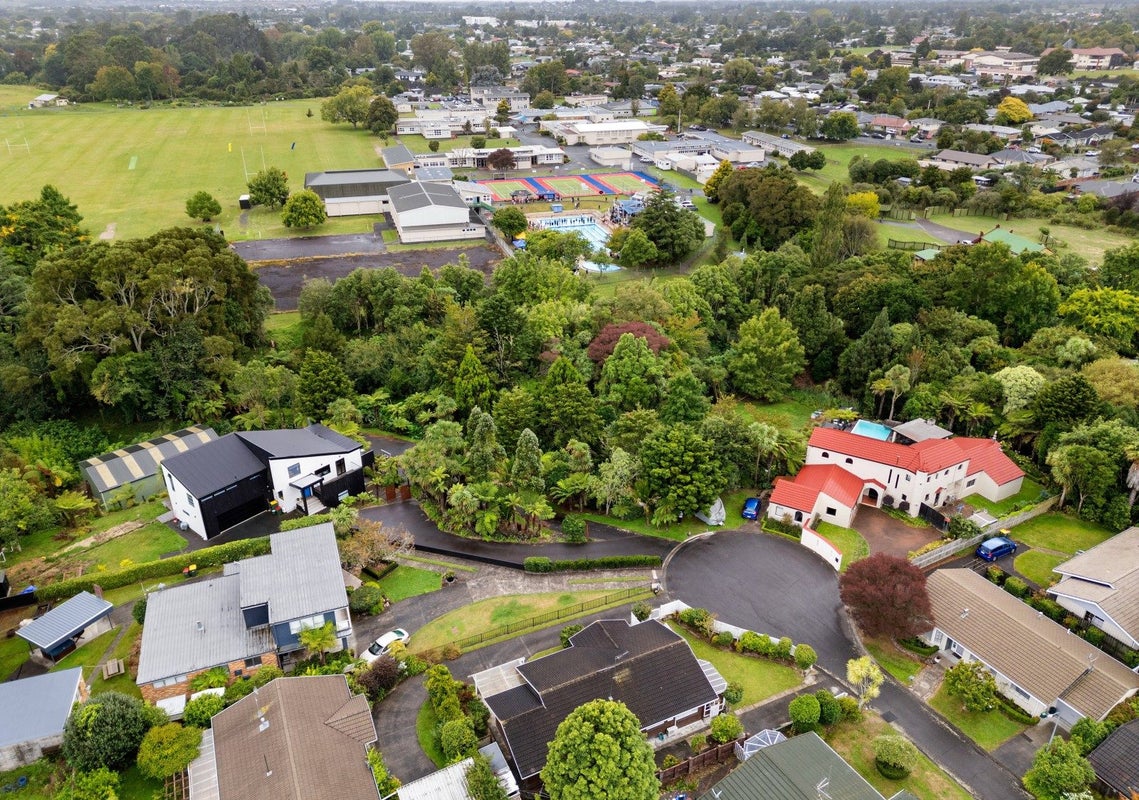 111A Clarkin Road, Fairfield, Hamilton - Carousel 1