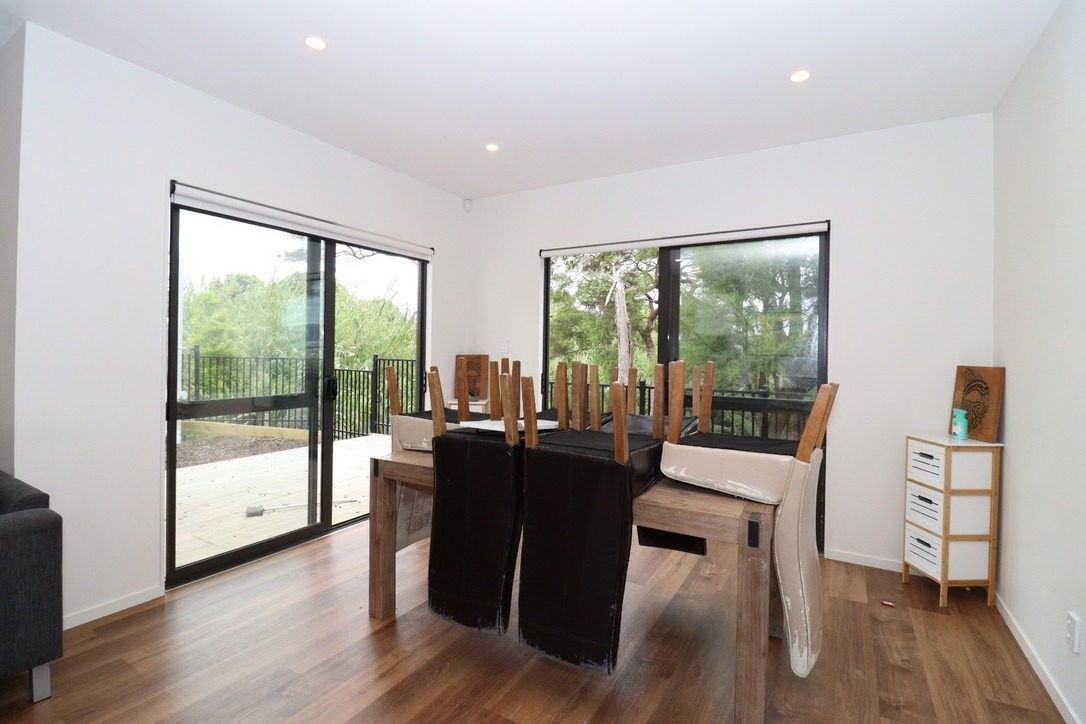 37 Korokio Lane, Henderson, Auckland - Carousel 2