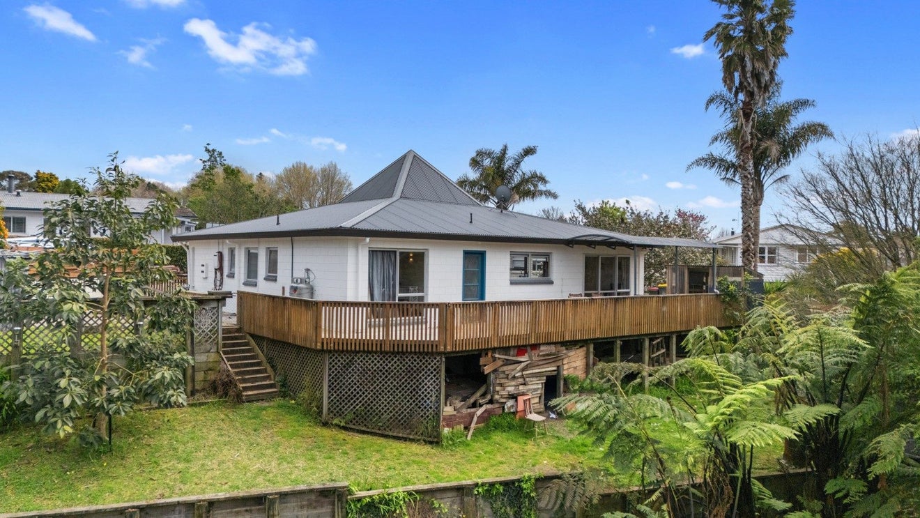 12 Mountbatten Place, Te Puke, Te Puke - Carousel 1