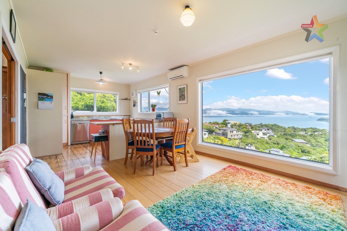 12 Titiro Moana Road, Korokoro, Lower Hutt - Carousel 1