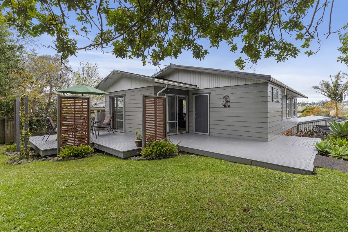 45 Cockayne Crescent, Sunnynook, Auckland - Carousel 1