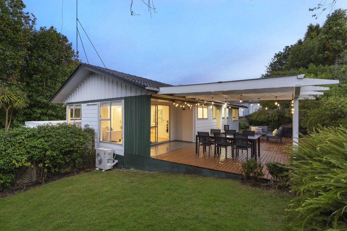 67 Vandeleur Avenue, Birkdale, Auckland - Carousel 1