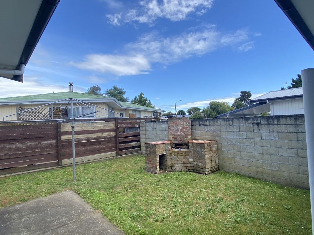 3 Tenby Terrace, Flaxmere, Hastings - Carousel 9