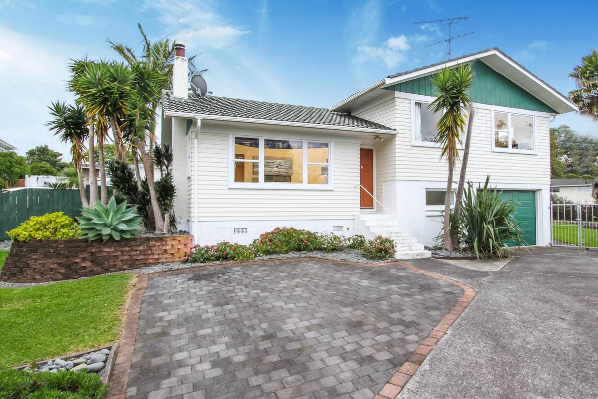 10 Beldon Place, Pakuranga Heights, Auckland - Carousel 1