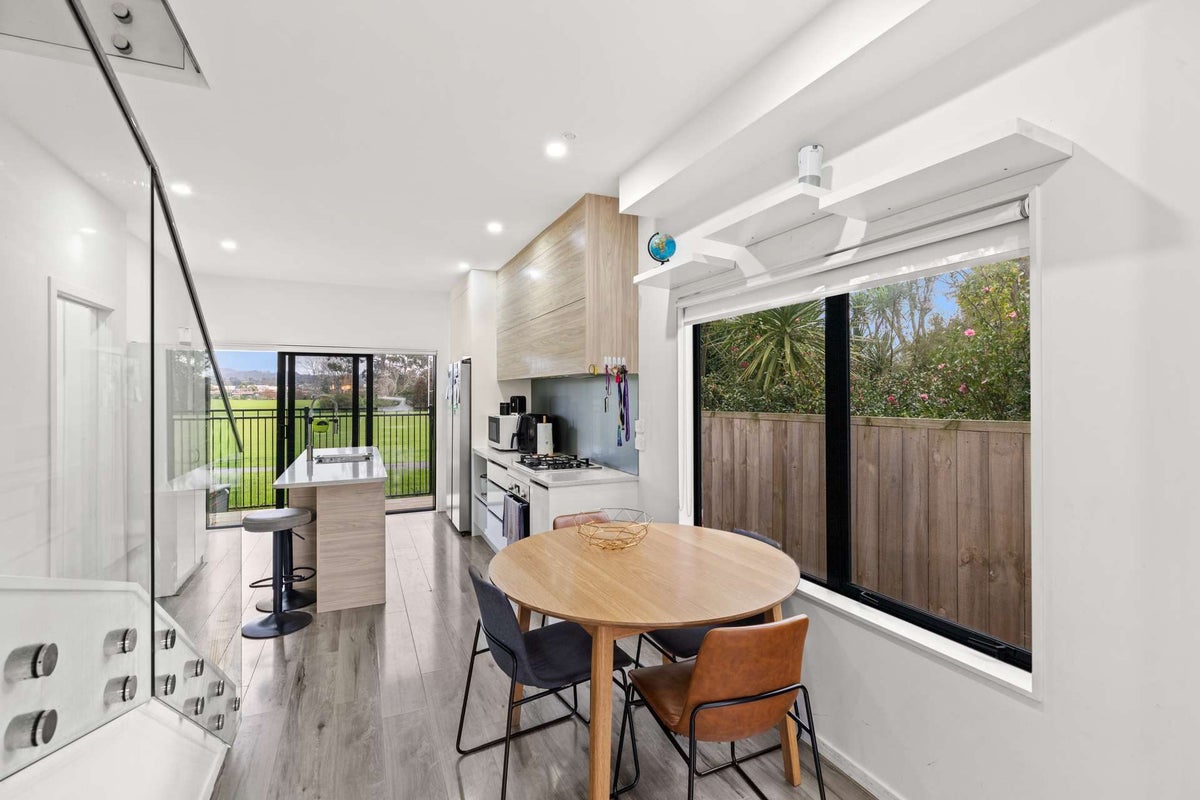 15D Arney Road, Ranui, Auckland - Carousel 1