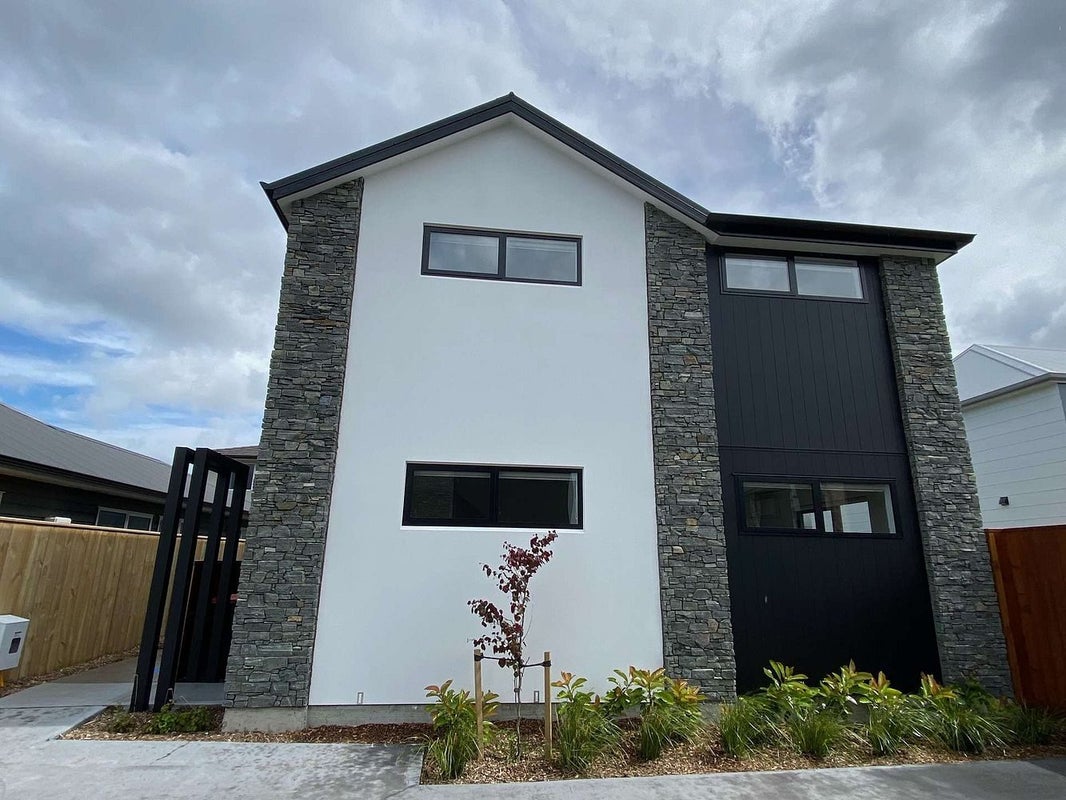 4/27 Waiwhetu Road, Waiwhetu, Lower Hutt - Carousel 2