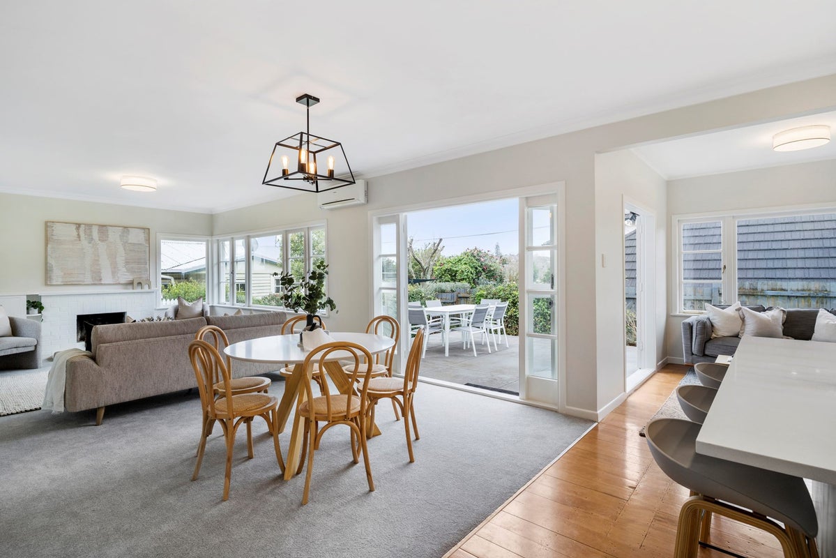 8 Carnarvon Avenue, Glendowie, Auckland - Carousel 2