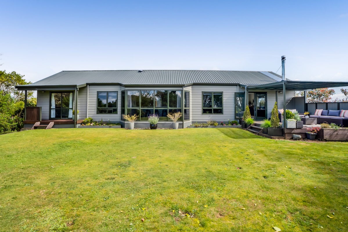 43 Lincoln East Road, Everett Park, Inglewood - Carousel 1