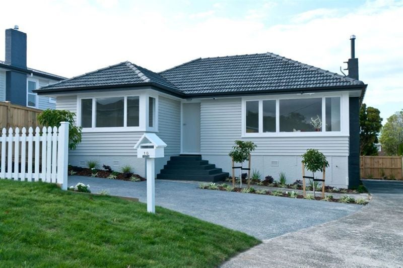 16 Hauraki Crescent, Pinehill, Auckland - Carousel 1