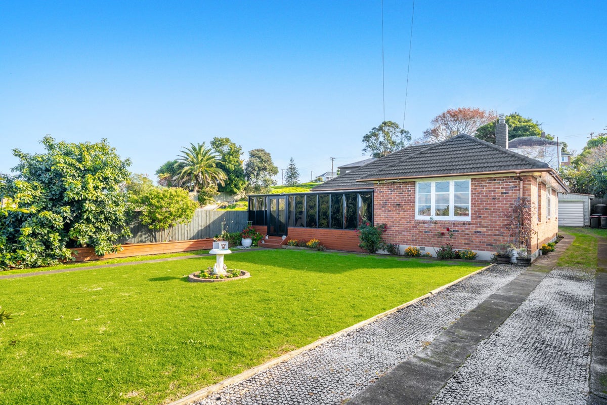 45 Tunis Road, Panmure, Auckland - Carousel 16