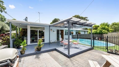 14 Valron Road, Te Atatu South, Auckland - Carousel 1