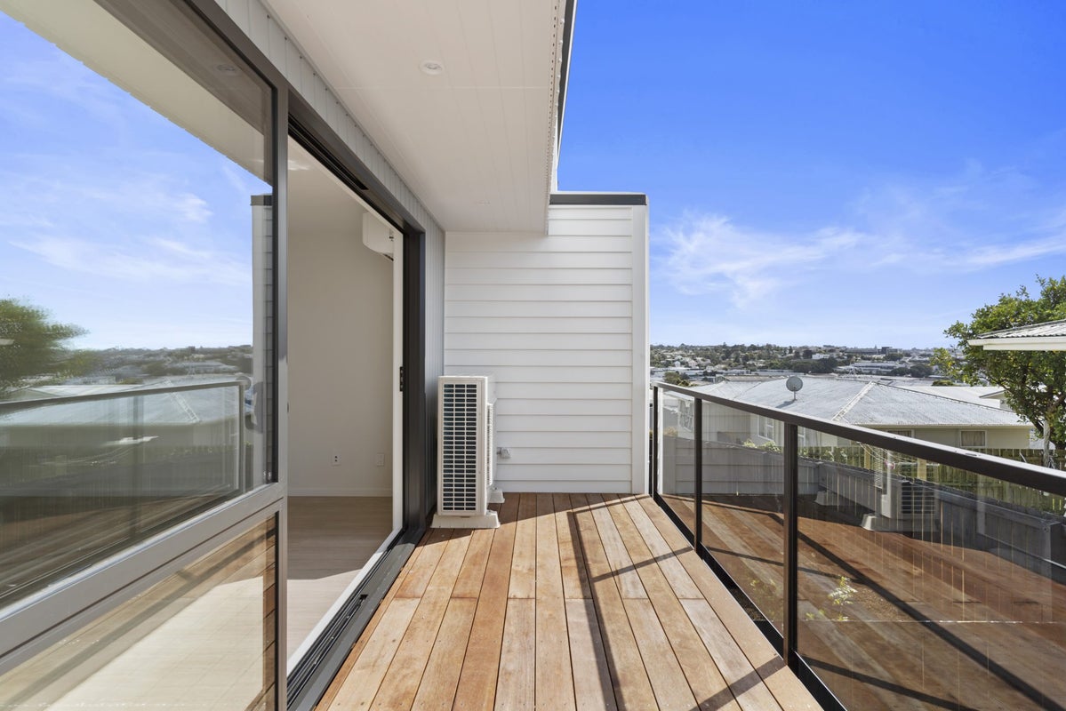115F Bruce Road, Glenfield, Auckland - Carousel 2