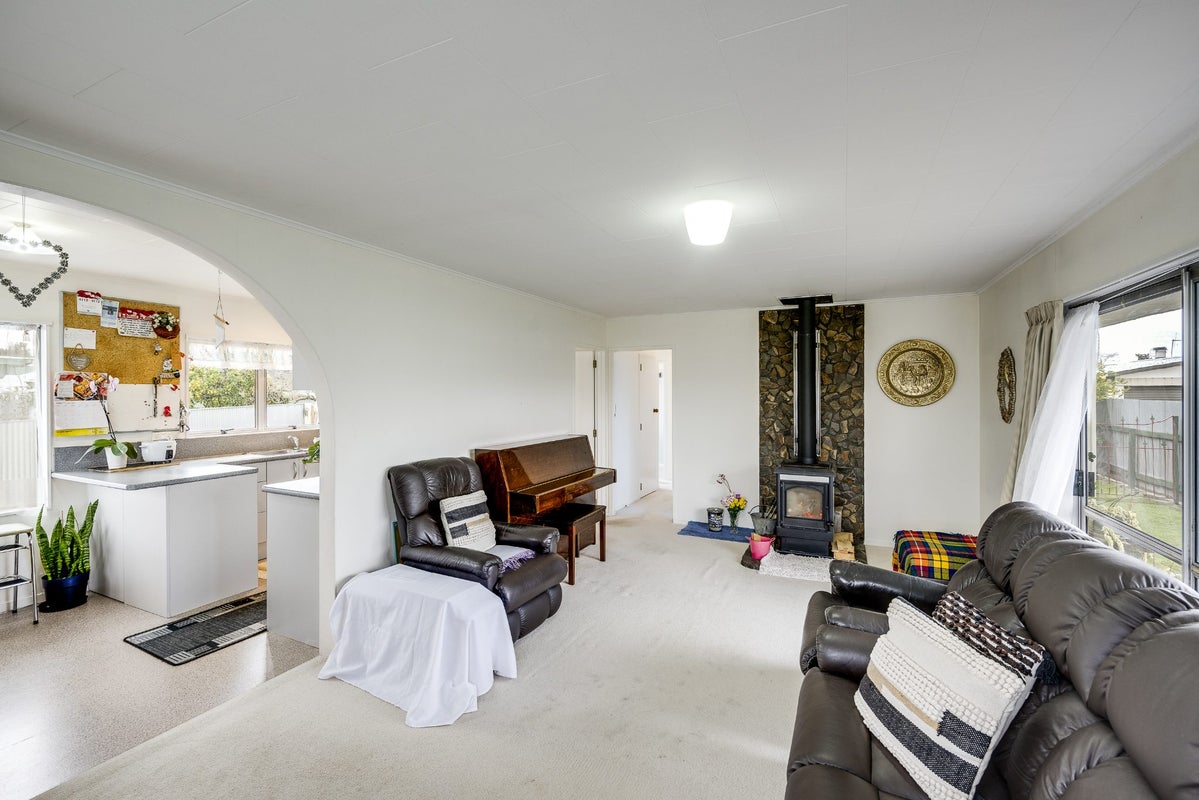 13 Sutherland Street, Tamatea, Napier - Carousel 1