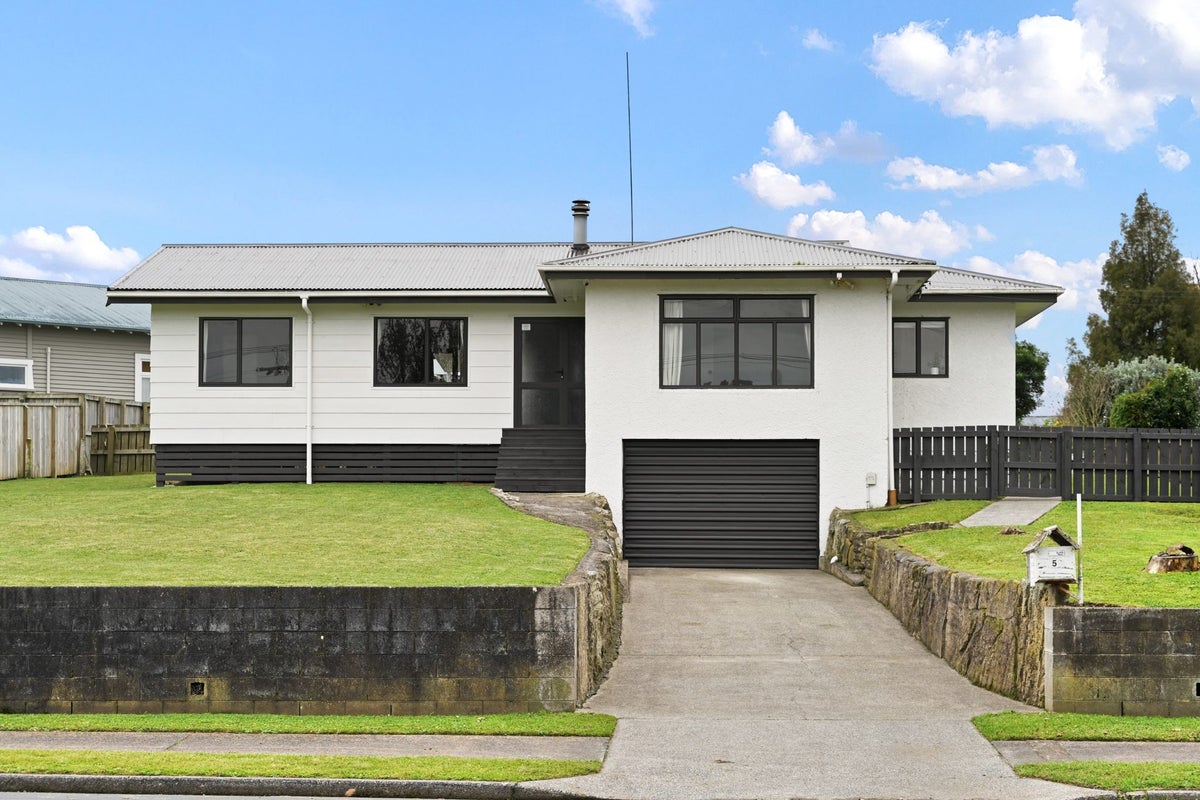 50 Whitmore Street, Kihikihi, Waipa, Waikato - Carousel 1
