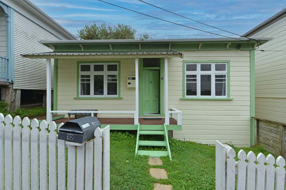 12 Devon Street, Aro Valley, Wellington - Carousel 1