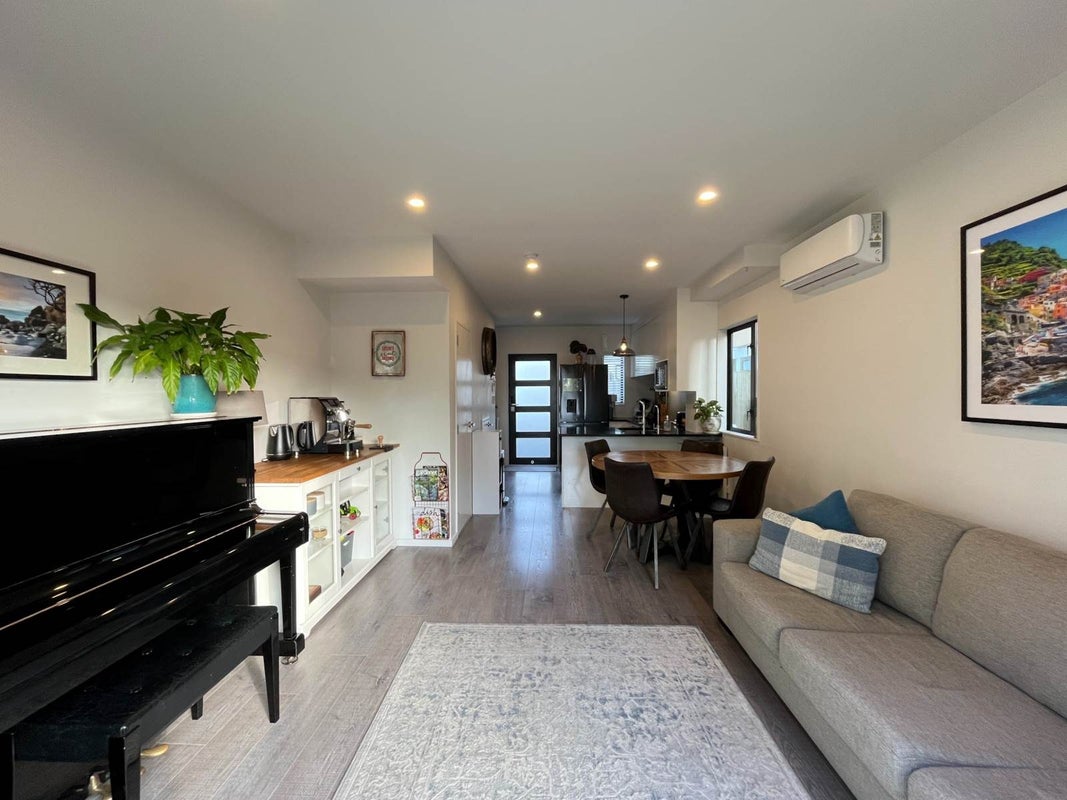 16/8 Arney Road, Ranui, Auckland - Carousel 1