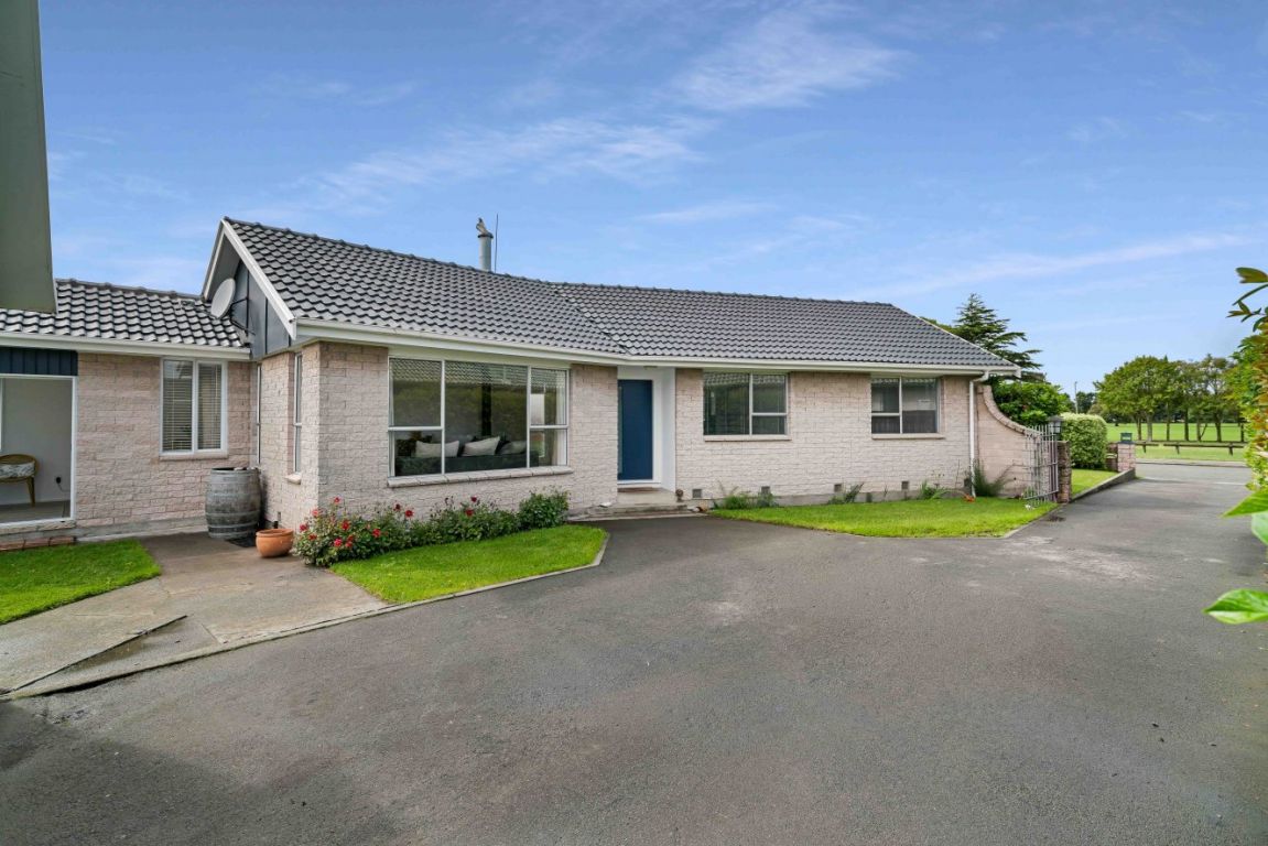 34 Oakley Crescent, Hornby, Christchurch - Carousel 1