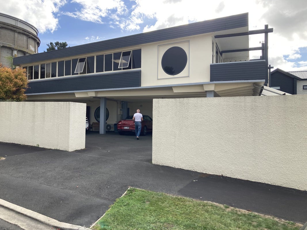 16 Ruakiwi Road, Hamilton Lake, Hamilton - Carousel 16