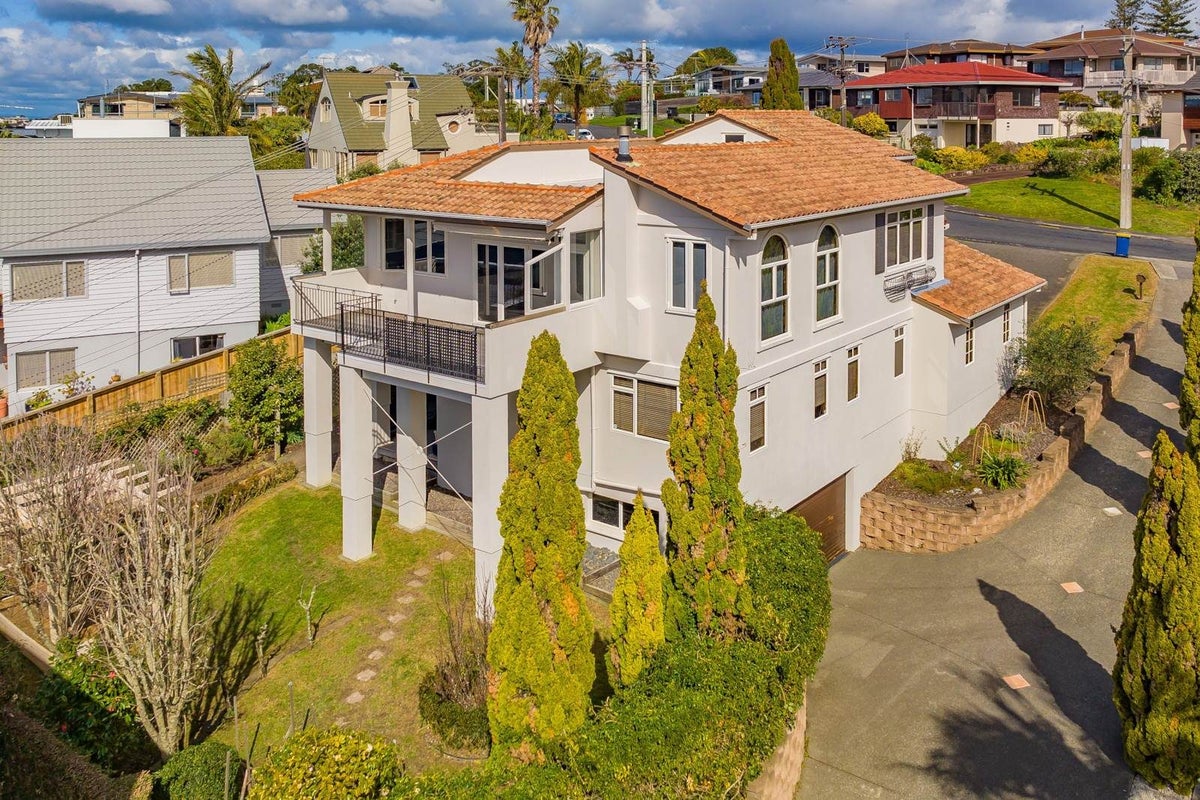 31 Prospect Terrace, Milford, Auckland - Carousel 2