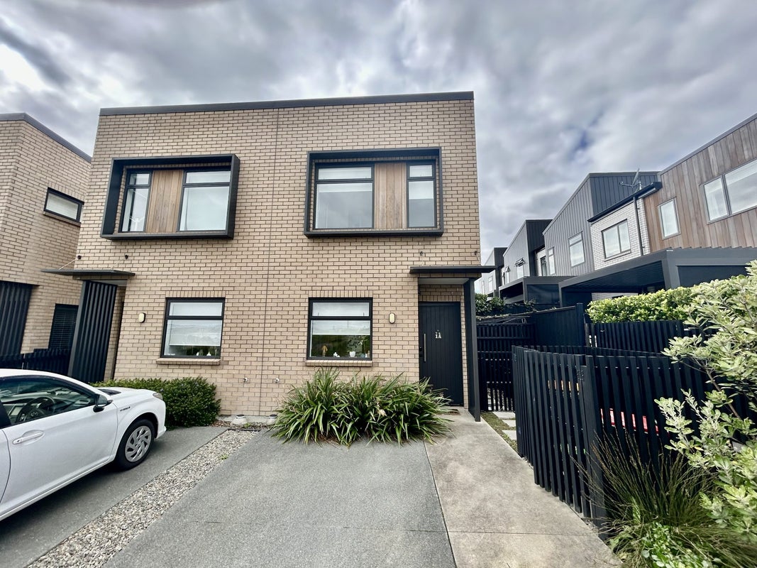 1A Lowe Street, Belmont, Auckland - Carousel 1