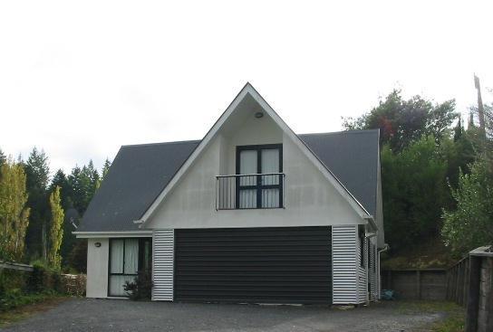 20 Hampden Street, Picton - Carousel 1