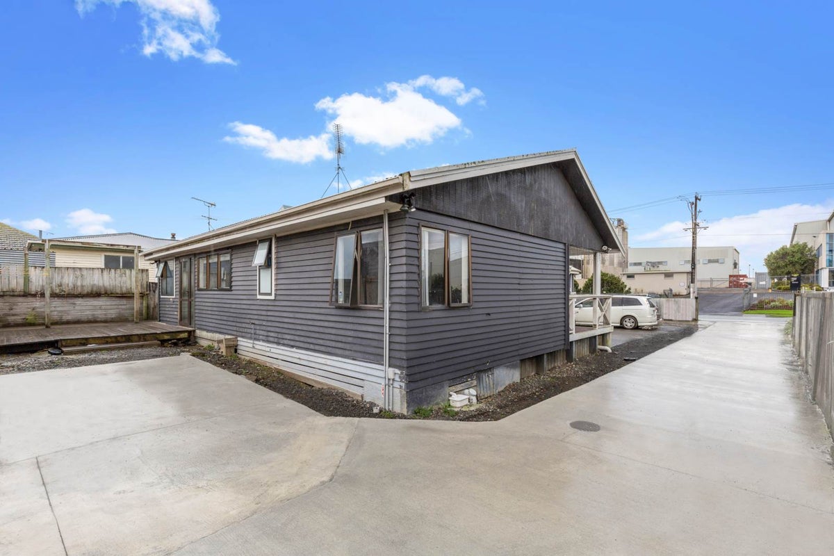 31A Mahia Road, Manurewa, Auckland - Carousel 1