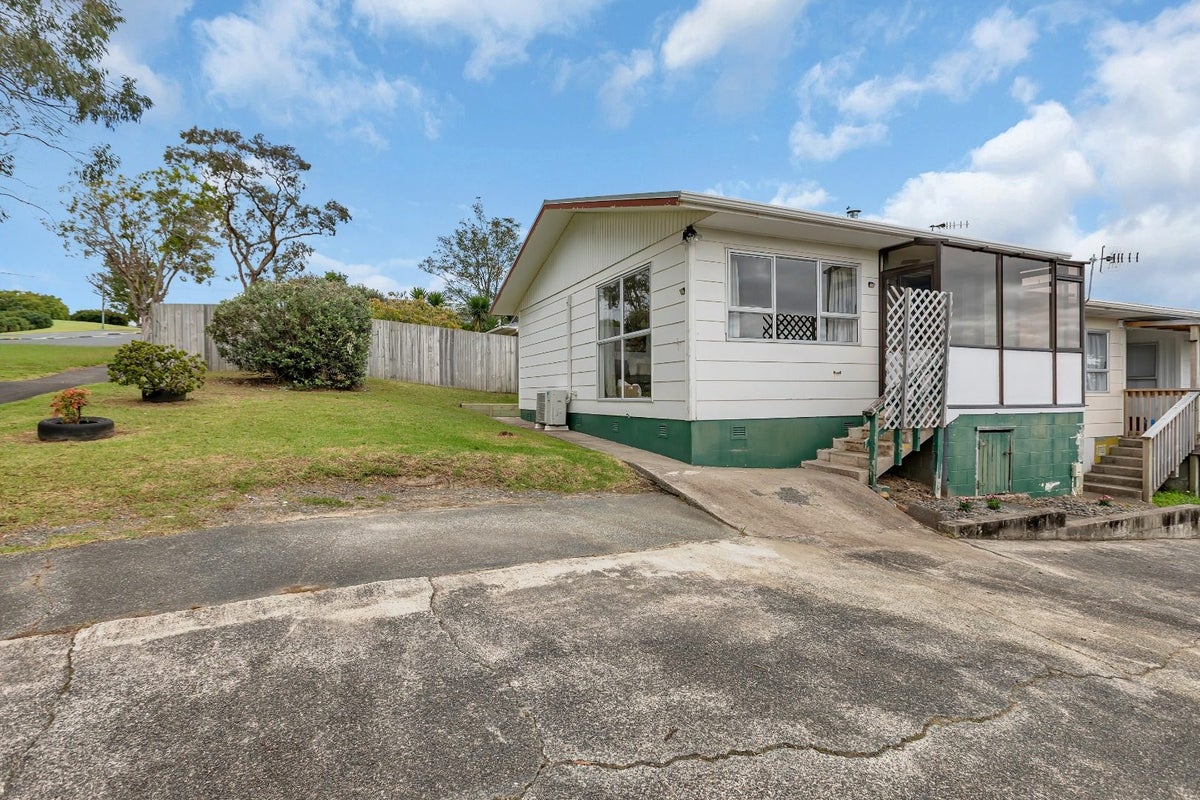 1/52 Nottingham Road, Onerahi, Whangarei - Carousel 2