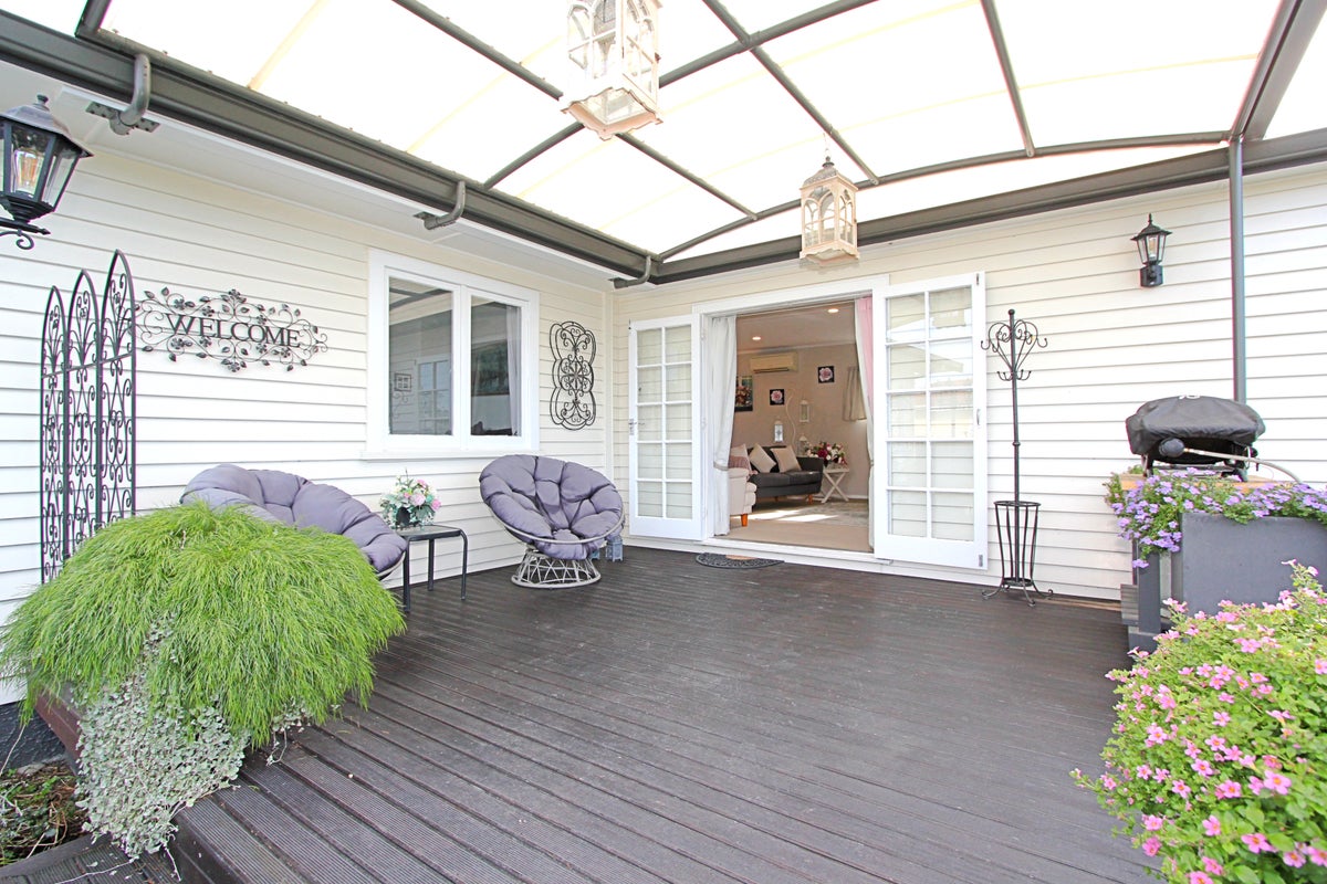 62 Downing Avenue, Pirimai, Napier - Carousel 1
