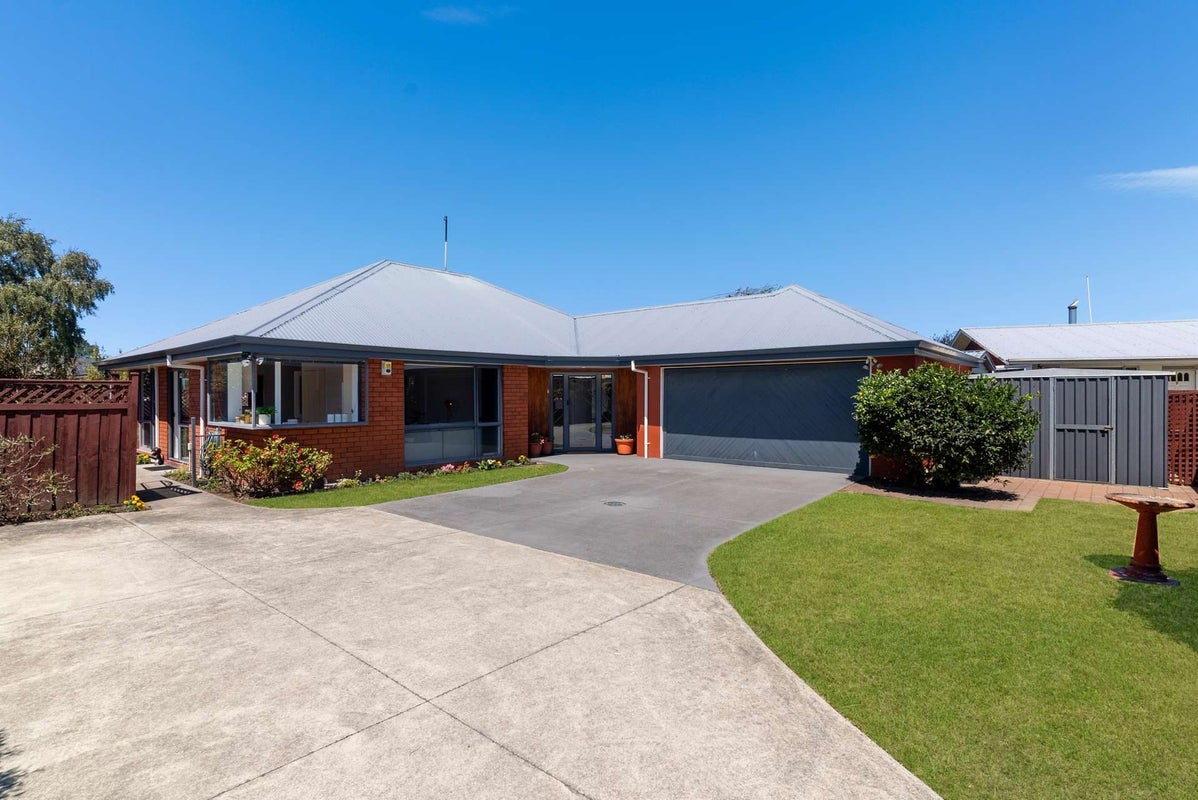2/12 Carlsen Street, Burwood, Christchurch - Carousel 1