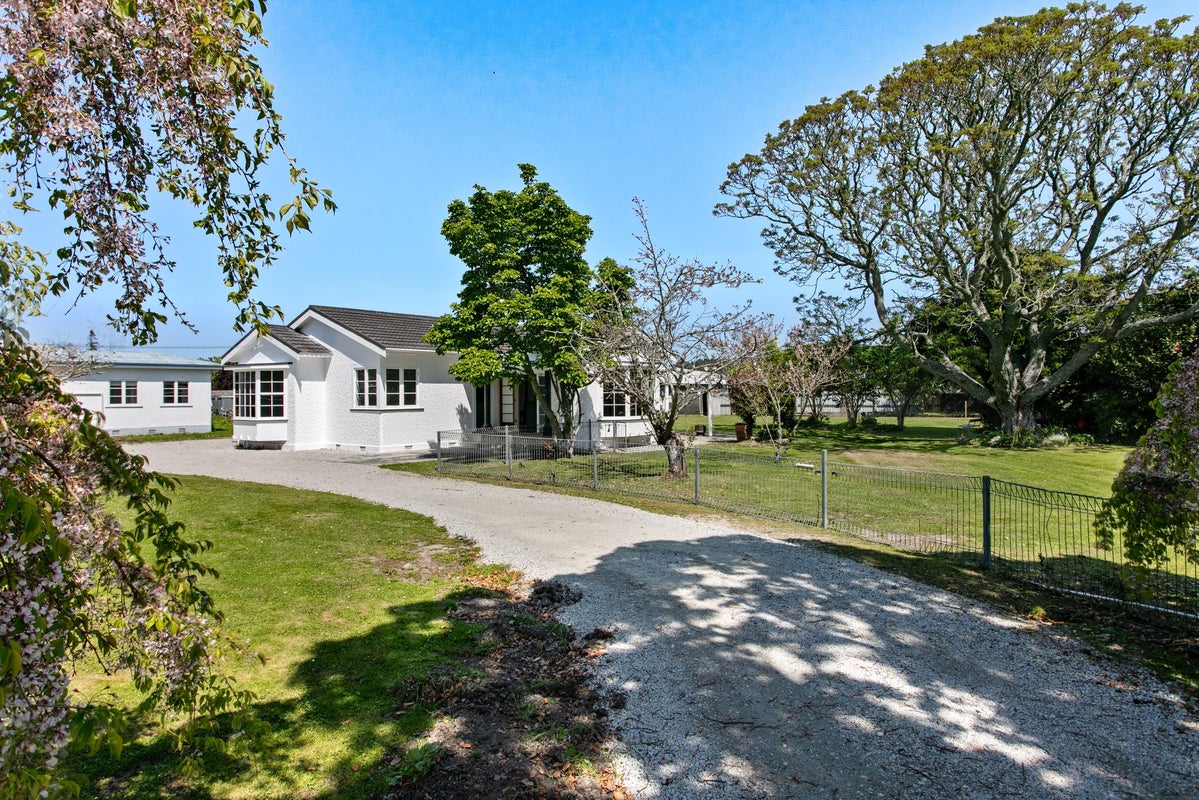 17 Owen Road, Inner Kaiti, Gisborne - Carousel 1