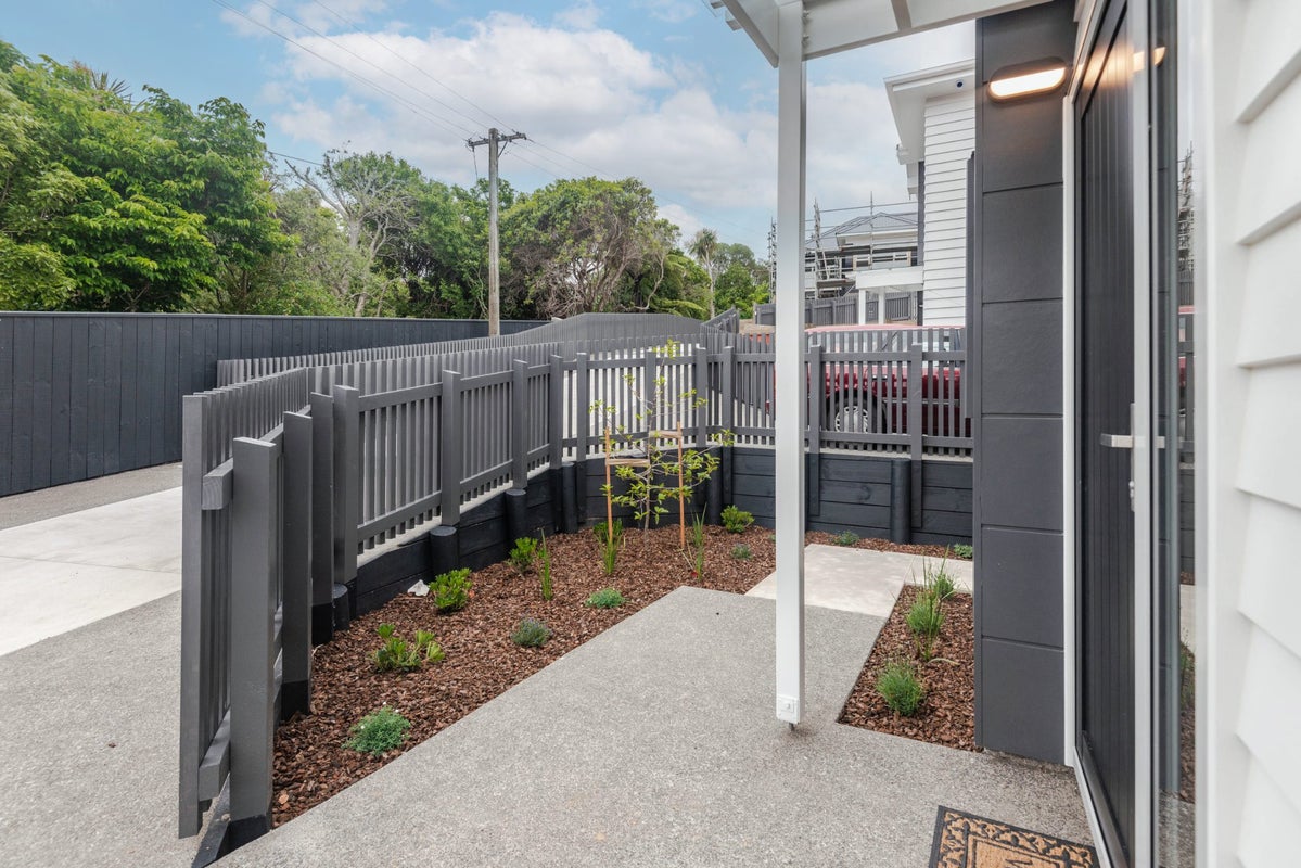 27B Ranui Terrace, Tawa, Wellington - Carousel 18