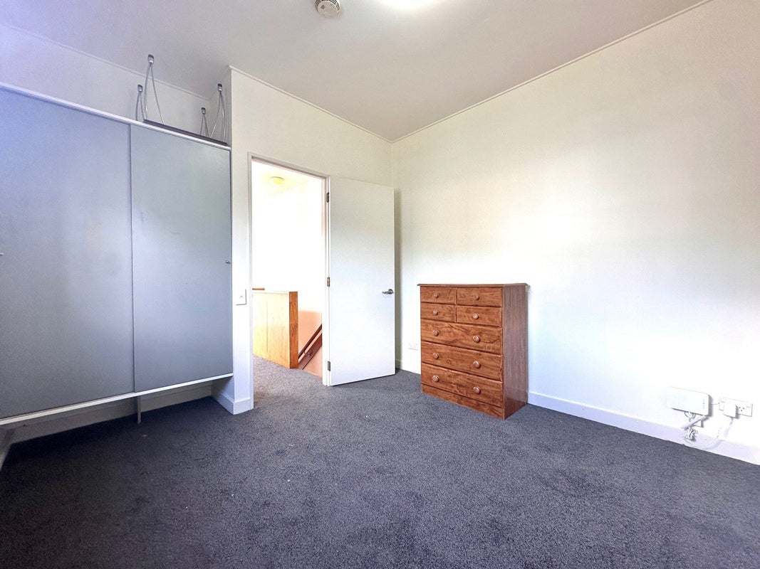 1/8 Leeds Street, Te Aro, Wellington - Carousel 11