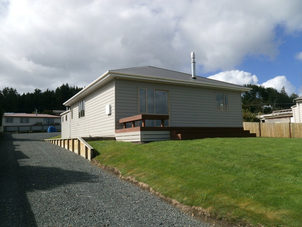 80 Salcombe Street, Kaitangata - Carousel 1