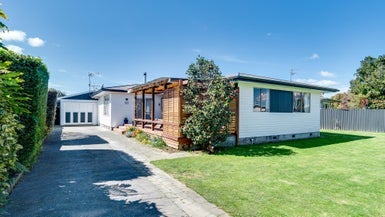 30 Henley Crescent, Pirimai, Napier - Carousel 1