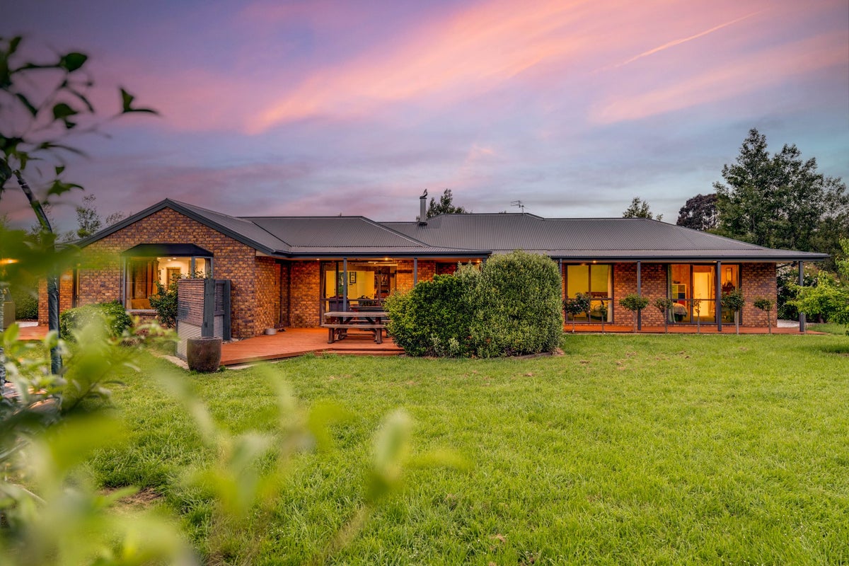 372 Hamptons Road, Christchurch - Carousel 2