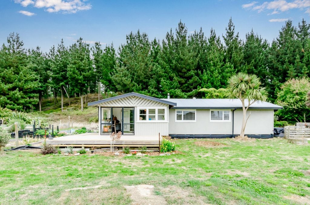 577 Waikawa Beach Road, Waikawa Beach, Levin - Carousel 1