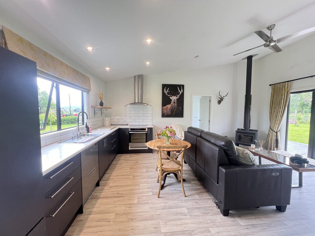 67 Whitemans Valley Road, Whitemans Valley, Upper Hutt - Carousel 2